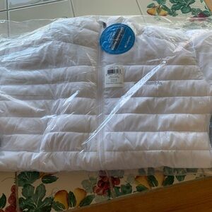 New with Tags! Columbia Water-Resistant Powder Pillow Hybrid White/Grey Jacket!